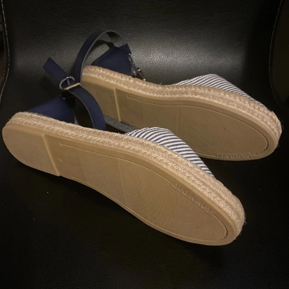 Sandals - Picture 2 of 3